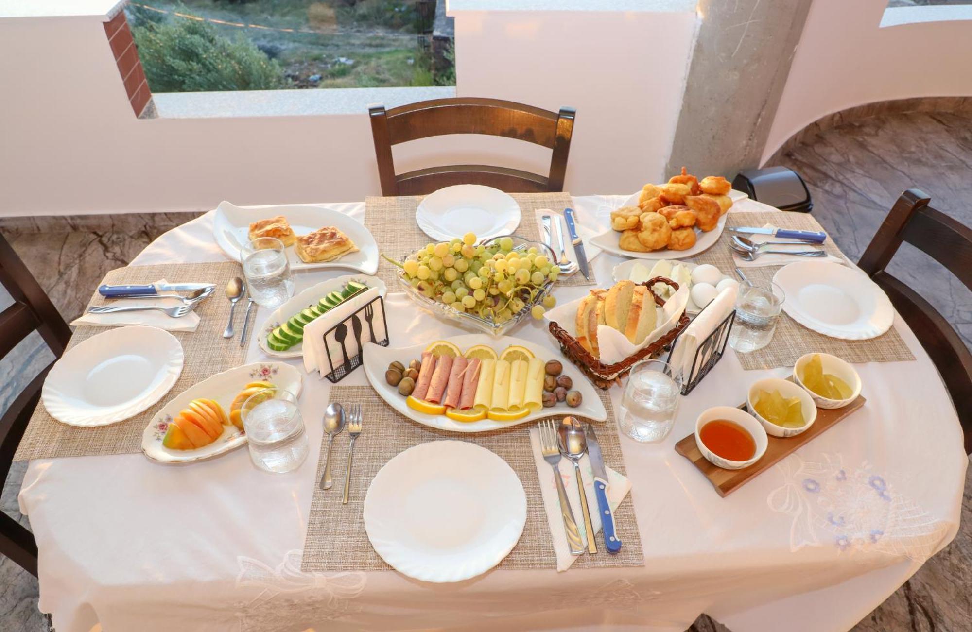 Georgemishel Guest House Berat Exterior foto